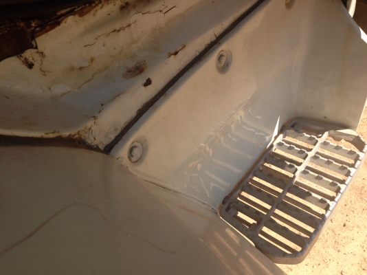 ISUZU ROCKY FVM 175 HP 6BG1 สิบล้อดั๊มพ์เพลาเดียว กระบะดั๊มพ์เหล็ก 12 ตันสภาพสวย เครื่องแน่นแรงดี ภายในเก๋งคอนโซลครบพร้อม พวงมาลัยเพาเวอร์ ช่วงล่างคัชซีสวยเดิมๆ ยางสภาพดี 10 เส้นประมาณ 70\% พร้อมบรรทุกพร้อมใช้งาน เอกสารทะเบียนครบพร้อมโอน ราคาต่อรองได้ครับ