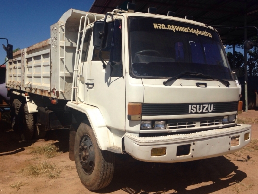 ISUZU ROCKY FVM 175 HP 6BG1 สิบล้อดั๊มพ์เพลาเดียว กระบะดั๊มพ์เหล็ก 12 ตันสภาพสวย เครื่องแน่นแรงดี ภายในเก๋งคอนโซลครบพร้อม พวงมาลัยเพาเวอร์ ช่วงล่างคัชซีสวยเดิมๆ ยางสภาพดี 10 เส้นประมาณ 70\% พร้อมบรรทุกพร้อมใช้งาน เอกสารทะเบียนครบพร้อมโอน ราคาต่อรองได้ครับ