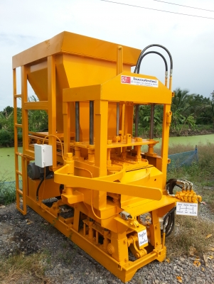 เครื่องอัดอิฐบล็อก