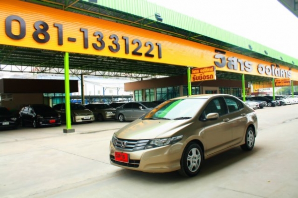 ลดราคาพิเศษ รับลมหนาว ติตต่อดูรถล่วงหน้าได้เลย