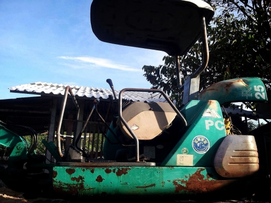 KOMATSU รถแบคโฮ  รุ่นPC25-1