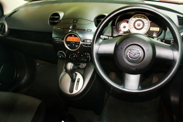 MAZDA 2 5Dr 1.5 AT ปี 2010