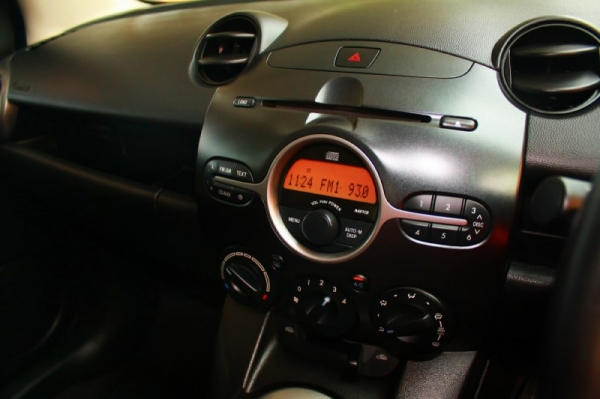 MAZDA 2 5Dr 1.5 AT ปี 2010