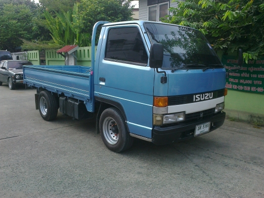Isuzu NKR 4 ล้อกลาง สภาพสวยพร้อมใช้งาน Isuzu NKR 4 ล้อกลาง สภาพสวยพร้อมใช้งาน