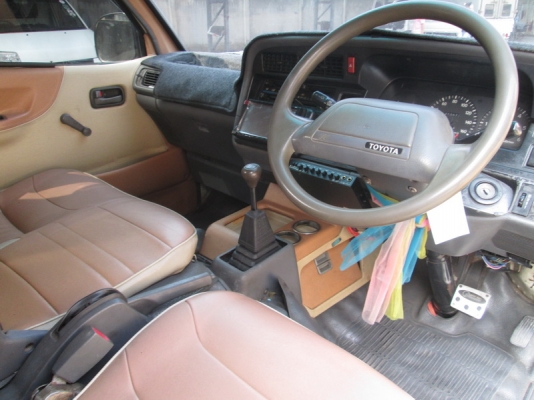 ขาย Toyota Commuter รถตู้หลังคาสูง 2.8 VIP ปี94.