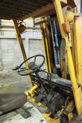 รถยก โตโยต้า ยกได้ 2 ตัน เสาสูง 3 เมตร