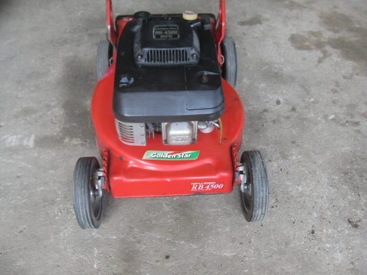 ขายรถตัดหญ้า GOLDEN STAR RB4500 พร้อมใช้ ขายรถตัดหญ้า GOLDEN STAR RB4500 พร้อมใช้
