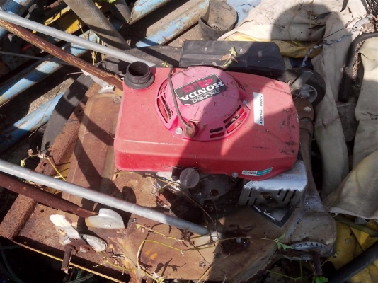 ขายเครื่อง HONDA 4 HP เก่าญี่ปุ่น เสื้อเป็นเหล็กขายตารสารรูป