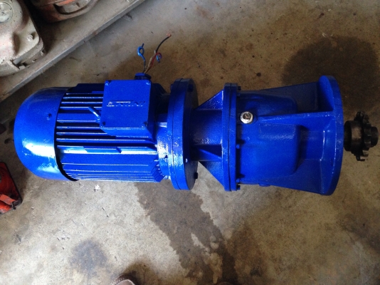 ขายมอเตอร์เกียร์ 10 HP. 380 V อัตราทด 1:17 แบบหน้าแปลน สภาพสวย วิ่งนิ่ม พร้อมใช้งาน