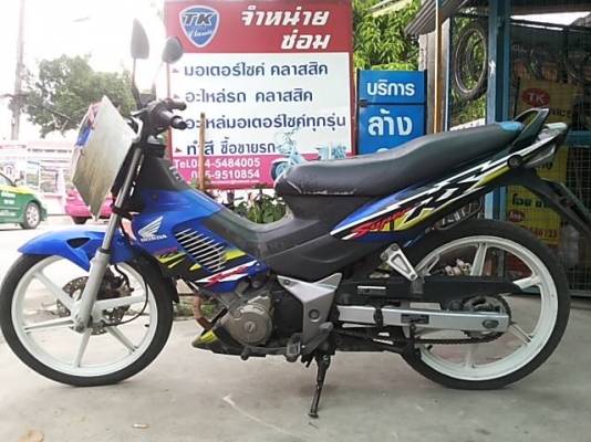 ขายฮอนด้าโซนิค 125 cc. สีน้ำเงินดำ 13,800 บาท