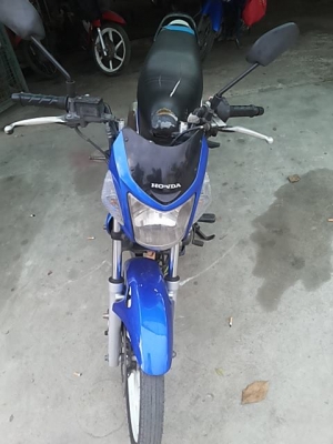 ขายฮอนด้าโซนิค 125 cc. สีน้ำเงินดำ 13,800 บาท ขายฮอนด้าโซนิค 125 cc. สีน้ำเงินดำ 13,800 บาท