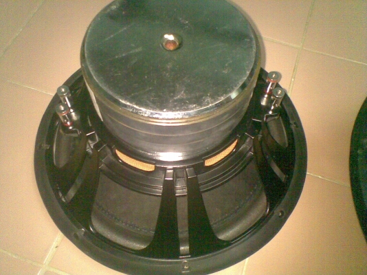 ต้องการขายดอกซับ 12" โครงหล่อ  ดังแรงเบสหนัก ผมขายรถเลยถอดออก ใจก็เสียดาย แต่เก็บไว้ไม่ได้ใช้เพราะซื้อรถใหม่แล้วแฟนไม่ให้ติด  มีตำหนินิดหน่อยสนใจโทรมาเลยคราฟ   ผมอยุ่แถวพระราม 2 ซ.50 เอกชัย69 โทรมาคุยกันก่อนได้  081-6433-820 *** 081-7456-282 โรจน์