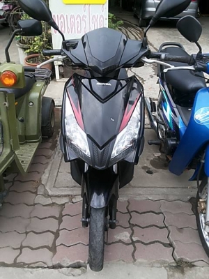 ขายฮอนด้า แอร์-เบรด สีแดง-ดำ 18,000 บาท