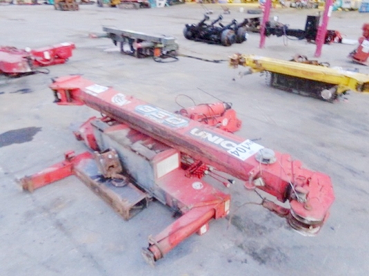 ขายเครน 3 ตันยี่ห้อ  UNIC 330        6 เหลี่ยม เก่านอก