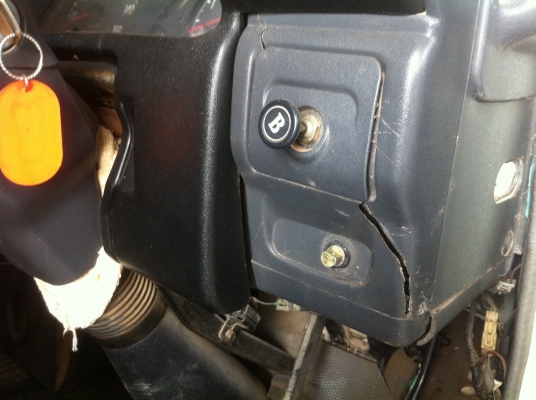 NPR 130 turbo ปี 49 เล่มพร้อมโอน NPR 130 turbo ปี 49 เล่มพร้อมโอน