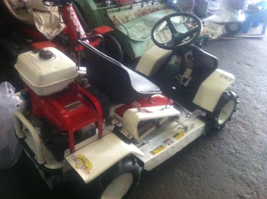 ขายรถตัดหญ้านั่งขับ Orec Rm80jd ขายรถตัดหญ้านั่งขับ Orec Rm80jd