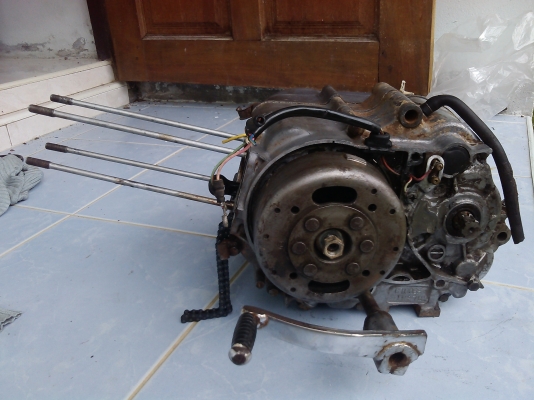 ขายเครื่องท่อนหลัง ดรีม100 อะไหล่ในเครื่องครบ ราคา 1500 บาท ขายเครื่องท่อนหลัง ดรีม100 อะไหล่ในเครื่องครบ ราคา 1500 บาท