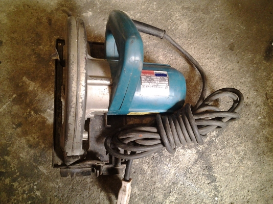 ขาย !! เลื่อย 7" makita 5806nb ของแท้