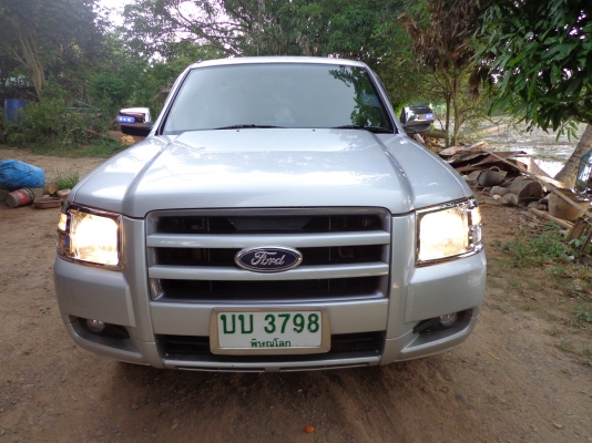 รถบ้านงามๆ ครับ ก่อนเข้าเต๊น