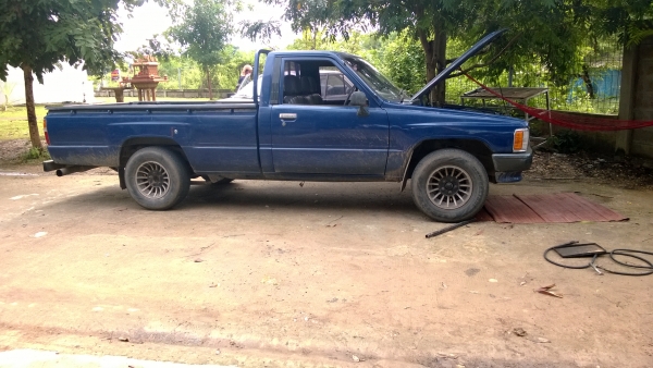 รถบ้าน TOYOTA HILUX HERO ปี 30 ราคา 76000 ต่อรองได้ครับ