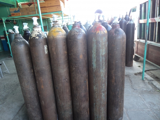 ขาย2850บาท ถังอ็อกซีเจน สภาพดีราคาถูกๆๆหลืออยู่10ถังสุดท้ายคับ
