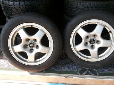 ขายล้อแม็กR32 GTS 16*6.5 พร้อมฝาครอบ 1 คู่
