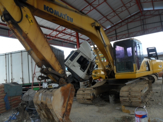 Komatsu PC200-7 ใบแจ้งจำหน่าย สภาพปานกลาง 10000 ชม. มี 3 คัน ราคาเหมา 5000000 บาท
