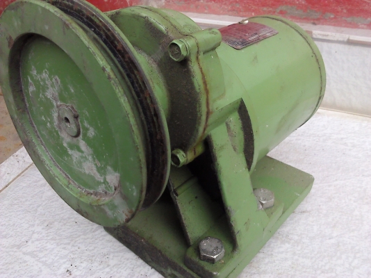 (ถ่ายVDOให้ดู)มอเตอร์เกียร์ FUJI ขนาด200 W. หมุนที่ 150 รอบต่อนาที แรงบิดเยอะ 220V. 3 เฟส แต่ต่อใช้ไฟบ้าน220 V. (ถ่ายVDOให้ดู)มอเตอร์เกียร์ FUJI ขนาด200 W. หมุนที่ 150 รอบต่อนาที แรงบิดเยอะ 220V. 3 เฟส แต่ต่อใช้ไฟบ้าน220 V.