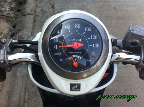 ขายHONDA SCOOPY-Iสีขาวเทา จด 5มีนาคม 56 ไมล์ 5,600 โล ขายHONDA SCOOPY-Iสีขาวเทา จด 5มีนาคม 56 ไมล์ 5,600 โล