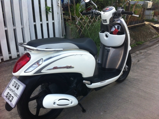 ขายHONDA SCOOPY-Iสีขาวเทา จด 5มีนาคม 56 ไมล์ 5,600 โล ขายHONDA SCOOPY-Iสีขาวเทา จด 5มีนาคม 56 ไมล์ 5,600 โล