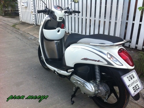 ขายHONDA SCOOPY-Iสีขาวเทา จด 5มีนาคม 56 ไมล์ 5,600 โล ขายHONDA SCOOPY-Iสีขาวเทา จด 5มีนาคม 56 ไมล์ 5,600 โล