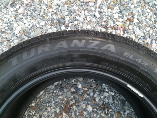 ขายยาง บริสโตร์ TULANZA EL42 ขนาด 235/55R17 MADE IN JAPAN ยางสัปดาห์ที่31 ปี12 (ไม่มีปะ) 1 ชุด
