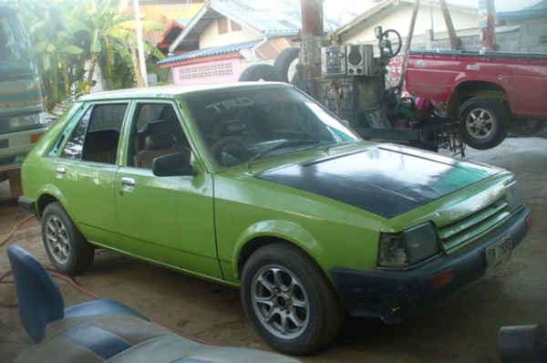 ขายมาสด้า 323 5ประตู ไว้เเต่งหล่อ สักคัน