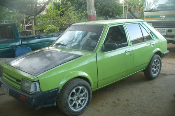 ขายมาสด้า 323 5ประตู ไว้เเต่งหล่อ สักคัน