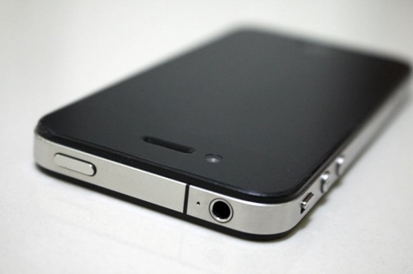 ขาย iPhone 4 32G สีดำ เครื่องติดล็อค