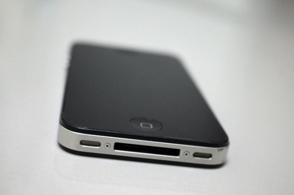 ขาย iPhone 4 32G สีดำ เครื่องติดล็อค