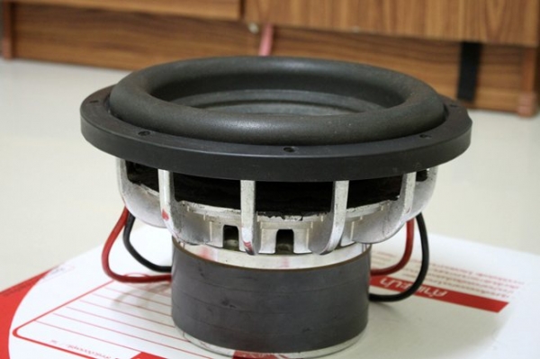 ซับ 10 นิ้ว โหดๆ แม่เหล็ก 4 ก้อน