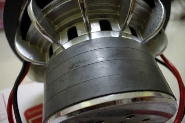 ซับ 10 นิ้ว โหดๆ แม่เหล็ก 4 ก้อน