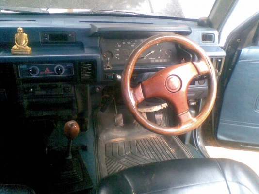 ขายด่วน!! ขายถูก!! Mitsubishi L-200 Cyclone สีดำ พวงมาลัย พาวเวอร์ ปี 1994