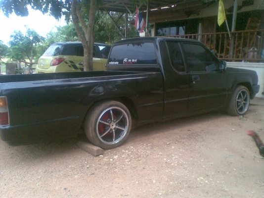 ขายด่วน!! ขายถูก!! Mitsubishi L-200 Cyclone สีดำ พวงมาลัย พาวเวอร์ ปี 1994