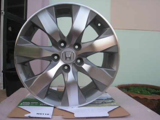 ขายล้อแม็กเปล่า Accord G8 17"x7.5" et55 5รู114.3 ทำสีมาใหม่ครับ ไม่มีคด ไม่มีดุ้ง ไม่มีซ่อมครับ  สนใจติดต่อเล็กคลองสามครับ (081-3747940)