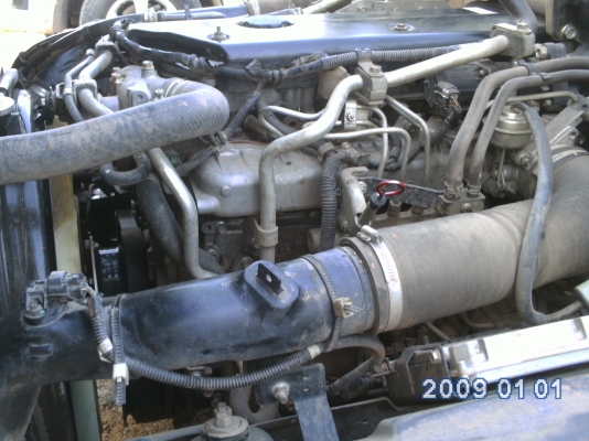 ขาย NPR 150 ยูโร 3 ห้างแท้ 5 เมตร  แอร์เย็น DVD ชุดใหญ่ ยางหน้าใหม่ แบตใหม่ 2 ลูกพึ่งเปลี่ยน 30 ม.ค.57 เองโทร  0868681627