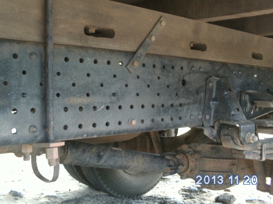 ขาย NPR 150 ยูโร 3 ห้างแท้ 5 เมตร  แอร์เย็น DVD ชุดใหญ่ ยางหน้าใหม่ แบตใหม่ 2 ลูกพึ่งเปลี่ยน 30 ม.ค.57 เองโทร  0868681627