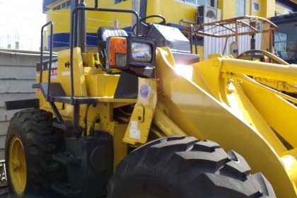 WA100-1-20705 รถตักKOMATSUรถจอดที่(CSนวนคร)ครับ WA100-1-20705 รถตักKOMATSUรถจอดที่(CSนวนคร)ครับ