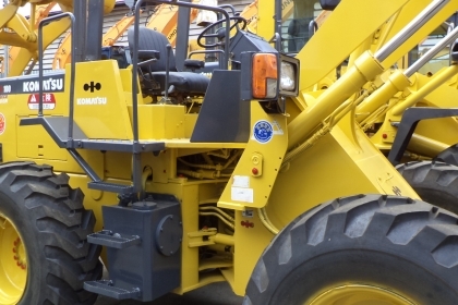 WA100-1-20705 รถตักKOMATSUรถจอดที่(CSนวนคร)ครับ WA100-1-20705 รถตักKOMATSUรถจอดที่(CSนวนคร)ครับ