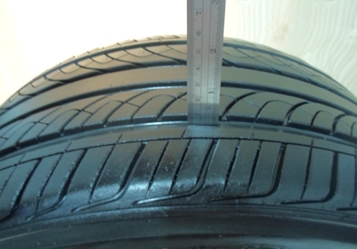 ยาง,225/40R18 ดอกเยอะหนึ่งคู่ครับ