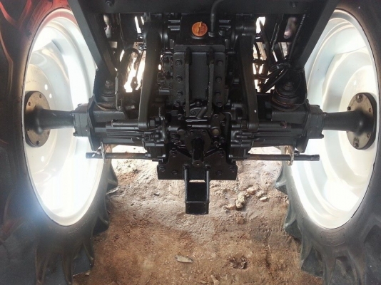 ยันร์ม่า EF352T 4 WD 2 เพลาตัวเปล่า  ทำงาน 11xx ชั่วโมง พร้อมใช้งาน