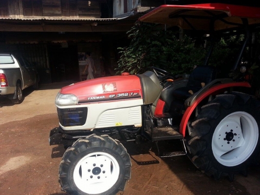ยันร์ม่า EF352T 4 WD 2 เพลาตัวเปล่า  ทำงาน 11xx ชั่วโมง พร้อมใช้งาน