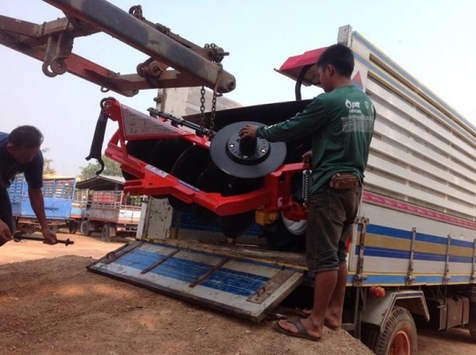 ยันร์ม่า EF352T 4 WD 2 เพลาตัวเปล่า  ทำงาน 11xx ชั่วโมง พร้อมใช้งาน