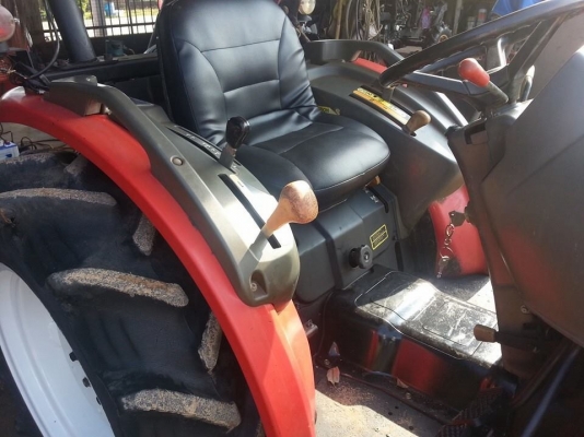 ยันร์ม่า EF352T 4 WD 2 เพลาตัวเปล่า  ทำงาน 11xx ชั่วโมง พร้อมใช้งาน